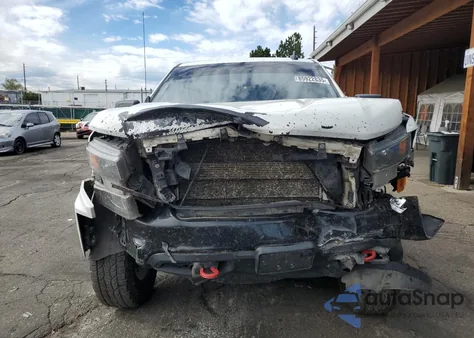 2019 Chevrolet Silverado K1500 Trail Boss Custom z USA, uszkodzony, nr VIN 3GCPYCEF0KG268440